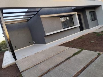 Casa en Venta en  Las Cañitas Malagueño, 3 dormitorios, toda en planta baja