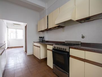 VENTA 3 dormitorios, dependencias y balcon - Apto Profesional - A RECICLAR - OPORTUNIDAD - RECOLETA