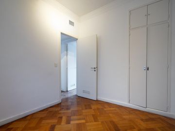 VENTA 3 dormitorios, dependencias y balcon - Apto Profesional - A RECICLAR - OPORTUNIDAD - RECOLETA