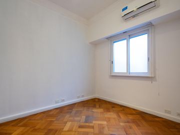 VENTA 3 dormitorios, dependencias y balcon - Apto Profesional - A RECICLAR - OPORTUNIDAD - RECOLETA