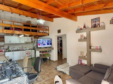 PH de tres ambientes con jardín en Moron