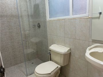 VENDO APTO 3 ALCOBAS Y ESTUDIO EN EL LAGO. REMODELADO