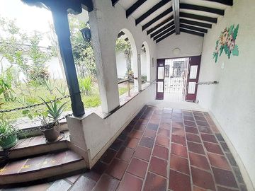 VENTA CASA LOCAL UN PISO PALMIRA CENTRO