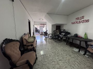 Amplia Casa en Santa Elena