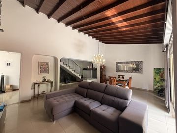 Penthouse Moderno de 217 m² + Mezanine en El Poblado