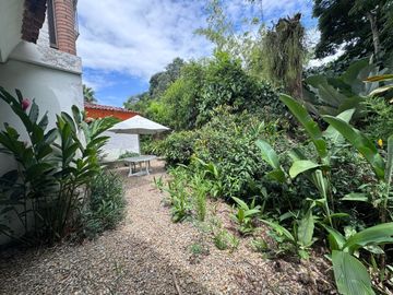 ESPECTACULAR CASA CON LOTE EN PANCE