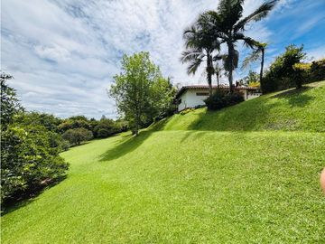 Finca independiente para la venta en el sector del canada -Carmen