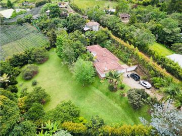 Finca independiente para la venta en el sector del canada -Carmen