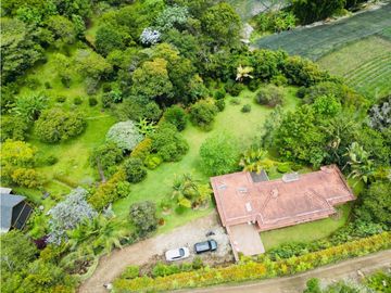 Finca independiente para la venta en el sector del canada -Carmen