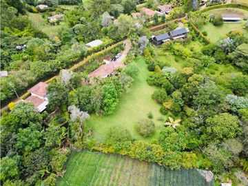 Finca independiente para la venta en el sector del canada -Carmen