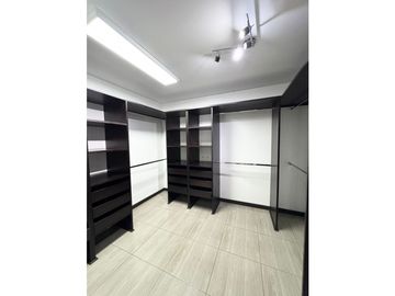 Chico Navarra Iluminado Apartamento 242 m2 con balcón