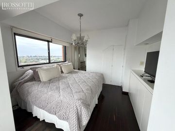 Excelente piso en triplex de 5 ambientes