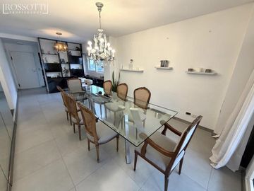 Excelente piso en triplex de 5 ambientes