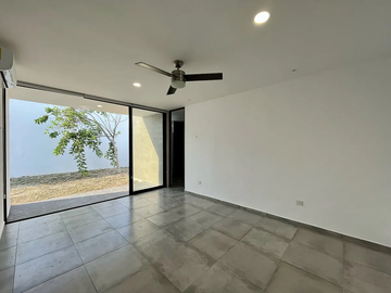 En Venta, Casa de un piso en Dzityá con 540 m2 de terreno 3 Rec. Alberca