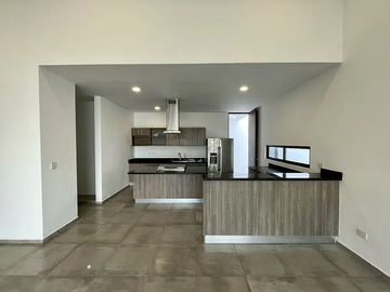 En Venta, Casa de un piso en Dzityá con 540 m2 de terreno 3 Rec. Alberca