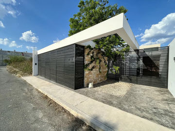 En Venta, Casa de un piso en Dzityá con 540 m2 de terreno 3 Rec. Alberca