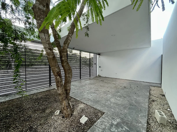 En Venta, Casa de un piso en Dzityá con 540 m2 de terreno 3 Rec. Alberca