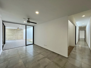 En Venta, Casa de un piso en Dzityá con 540 m2 de terreno 3 Rec. Alberca