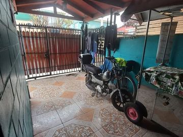 EN VENTA ACOGEDORA CASA 4D 1B QUILICURA