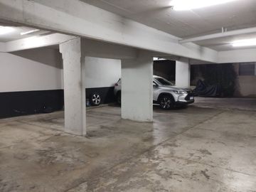 VENTA COCHERA CUBIERTA EN VILLA URQUIZA