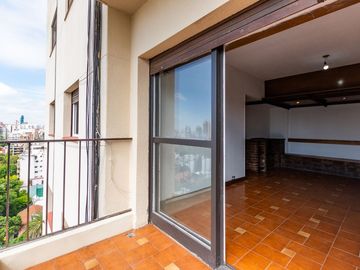 Venta Departamento 4 ambientes Núñez Cochera