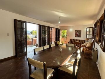 VENTA CASA B° LOS PERALES 4 DORM ESQUINA