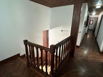VENTA CASA B° LOS PERALES 4 DORM ESQUINA