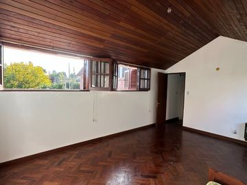 VENTA CASA B° LOS PERALES 4 DORM ESQUINA