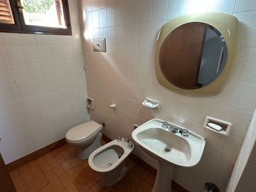 VENTA CASA B° LOS PERALES 4 DORM ESQUINA