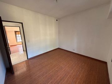 VENTA CASA MULTIFAMI 5 AMBIENTES LOMAS DEL MIRADOR