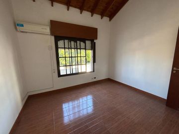 VENTA CASA MULTIFAMI 5 AMBIENTES LOMAS DEL MIRADOR