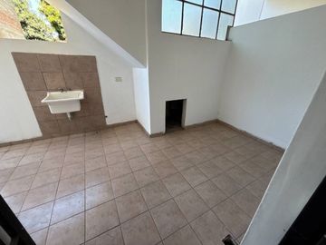 VENTA CASA MULTIFAMI 5 AMBIENTES LOMAS DEL MIRADOR