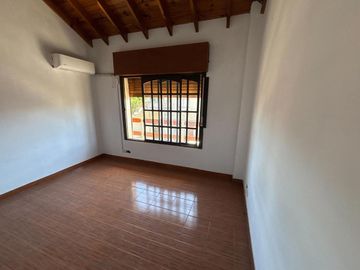 VENTA CASA MULTIFAMI 5 AMBIENTES LOMAS DEL MIRADOR