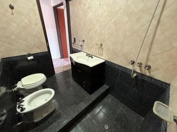 VENTA CASA MULTIFAMI 5 AMBIENTES LOMAS DEL MIRADOR