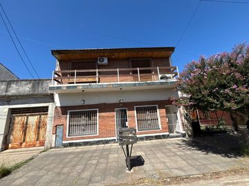VENTA CASA MULTIFAMI 5 AMBIENTES LOMAS DEL MIRADOR