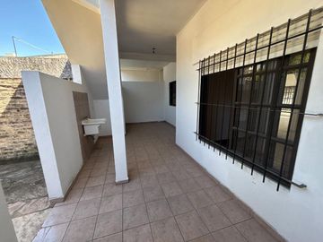 VENTA CASA MULTIFAMI 5 AMBIENTES LOMAS DEL MIRADOR
