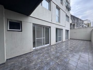 VENTA DEPARTAMENTO PARQUE PATRICIOS CON RENTA