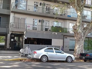 VENTA DEPARTAMENTO PARQUE PATRICIOS CON RENTA