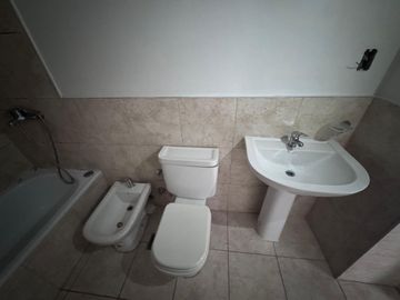 VENTA DEPARTAMENTO PARQUE PATRICIOS CON RENTA