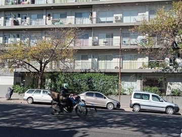 VENTA DEPARTAMENTO PARQUE PATRICIOS CON RENTA
