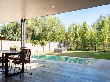 CASA 3 DORMI C/PILETA VENDE/FINANCIA LOGARITMO