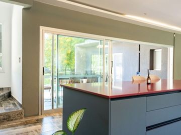 CASA 3 DORMI C/PILETA VENDE/FINANCIA LOGARITMO