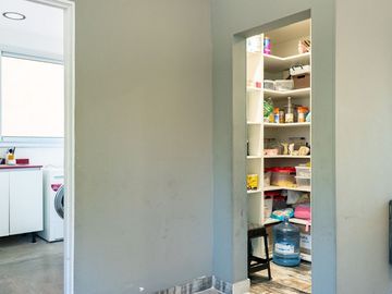 CASA 3 DORMI C/PILETA VENDE/FINANCIA LOGARITMO