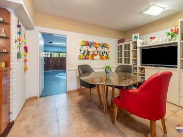 VENTA CASA 6 AMBIENTES QUINCHO PATIO COCHERA JACUZ