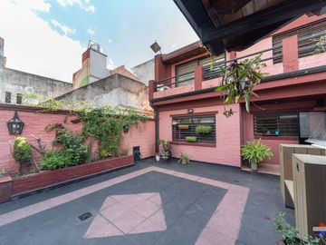 VENTA CASA 6 AMBIENTES QUINCHO PATIO COCHERA JACUZ