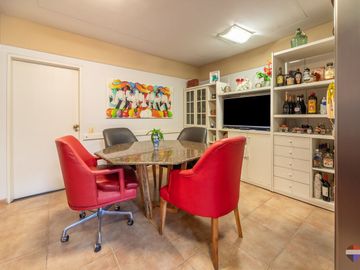 VENTA CASA 6 AMBIENTES QUINCHO PATIO COCHERA JACUZ