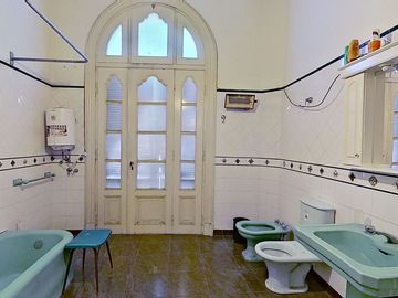 EDIFICIO DE CATEGORIA EN VENTA EN CABALLITO