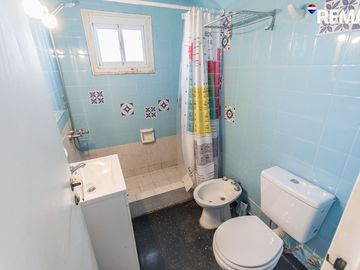 VENTA DEPARTAMENTO 4 AMB CON BALCON- FLORES