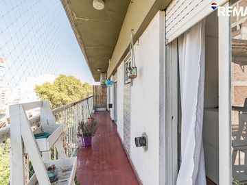 VENTA DEPARTAMENTO 4 AMB CON BALCON- FLORES