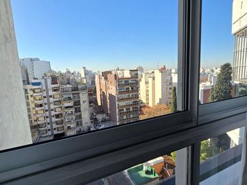 VENTA DEPTO 3 AMBIENTES SEMIPISO FLORES